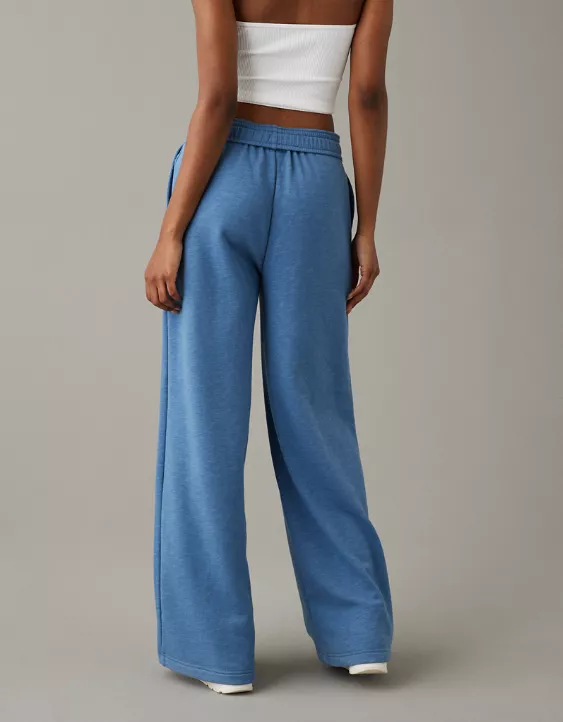 AE '90s Wide Leg Fleece Pant - Image 3