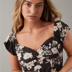 AE Cropped Twist-Front Flutter-Sleeve Top