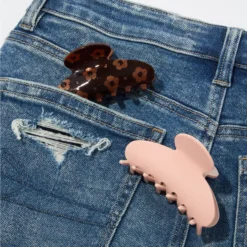 AEO Embossed Flower Claw Clip 2-Pack