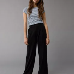 AE Super High-Waisted Trouser
