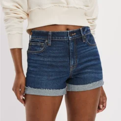 AE Strigid Denim '90s Boyfriend Short
