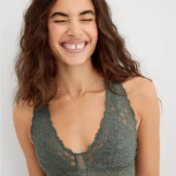 Aerie Show Off Eyelash Lace Padded Plunge Bralette