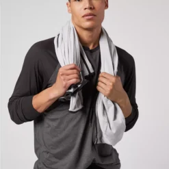 AE 24/7 Long-Sleeve Raglan T-Shirt